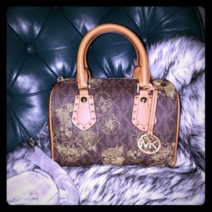 MICHEAL KORS  SOLD.SOLD .SOLD.MEC.R